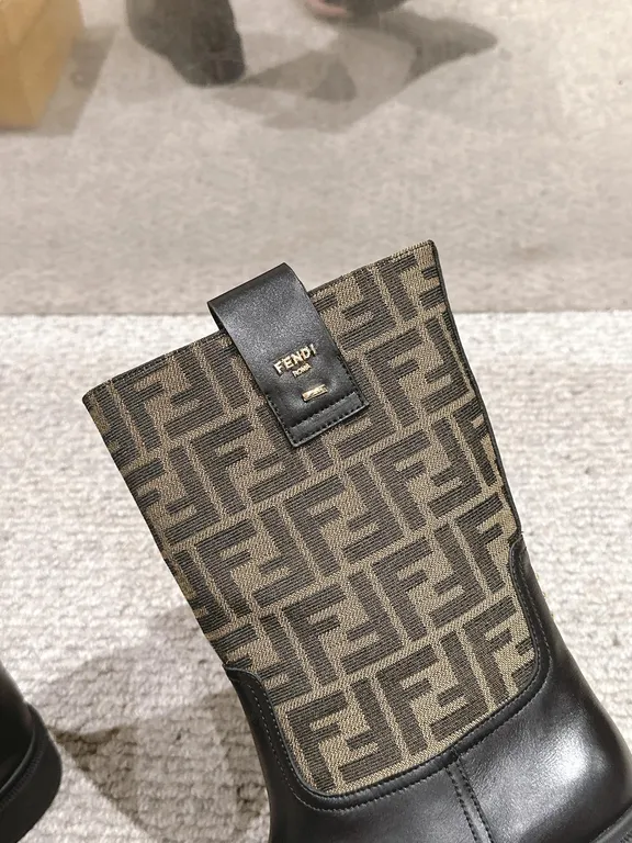 Fendi Shoe 